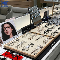 Vitrine d'exposition personnalisée pour magasin d'optique, présentoir mural en bois rétroéclairé par LED pour lunettes, étagère de vente au détail pour lunettes de soleil, pour magasin d'optique, centre commercial, kiosque