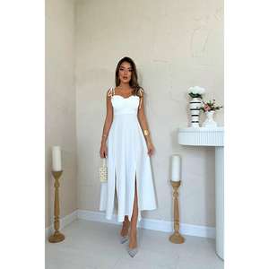 Robe de soirée longue en satin blanc en gros, taille XL, silhouette trapèze avec bonnets de soutien-gorge, style de fête romantique et luxueux avec fente - Product Image 6