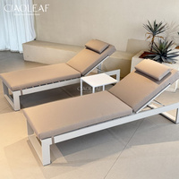 Chaise longue de piscine avec coussin, appui-tête et dossier réglable pour terrasse extérieure