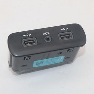 Hub multimédia OEM avec port de charge USB auxiliaire 68294075AA pour 17-23 pour Chrysler pour <span class=keywords><strong>Dodge</strong></span> Auto Electrical System Product - Product Image 4