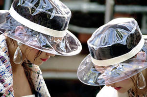 Sombreros <span class=keywords><strong>de</strong></span> cubo transparentes <span class=keywords><strong>para</strong></span> <span class=keywords><strong>mujer</strong></span>, <span class=keywords><strong>gorros</strong></span> <span class=keywords><strong>de</strong></span> PVC <span class=keywords><strong>para</strong></span> chica, visera <span class=keywords><strong>de</strong></span> Sol <span class=keywords><strong>para</strong></span> playa, impermeable, ala ancha <span class=keywords><strong>de</strong></span> plástico - Product Image 5