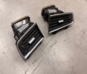 Les grilles d'aération à gauche et à droite des sorties de climatisation de l'atelier classique de haute qualité 5GT F07 pour BMW - Product Image 5