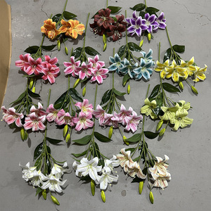 Fleurs en soie Yixuan 3D à quatre têtes, mini-lys réalistes pour décorations de mariage, bouquets, murs floraux et arrangements au sol - Product Image 2