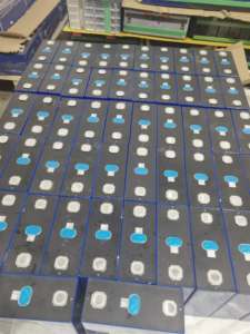 CERRNSS Batterie au lithium-ion CATL à cycle 6000 + cellule de poche prismatique Lifepo4 100ah 150ah 200ah 228ah 280ah 310ah 320ah 3.2V OEM LFP - Product Image 4