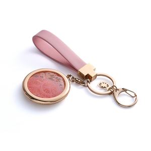 Llavero Metálico Personalizado con Correa de Cuero Redonda Pequeña, Diseño de Conejo con Estrellas Brillantes y Cielo Estrellado Rosa, para el Regreso a Clases - Product Image 5