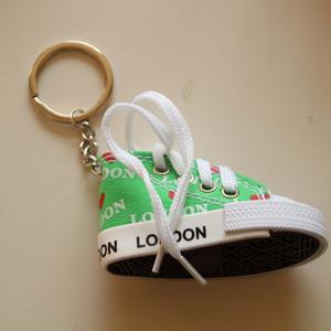 Venta al por mayor logotipo personalizado impreso Londres recuerdo 3D mini zapatilla llaveros llavero - Product Image 3