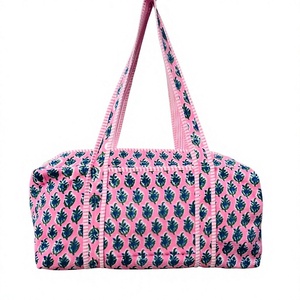 Sac de voyage matelassé en coton imprimé à la main avec logo personnalisé, sac de voyage bohème écologique, fabricant OEM, vente en gros - Product Image 1