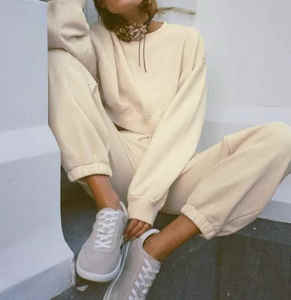 เซ็ตเสื้อฮู้ดและกางเกงสเวตเตอร์ขาตรงสำหรับผู้หญิงชุดครอปจ็อกเกอร์ชุดวอร์ม Y2k ขาตรง - Product Image 2