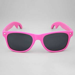 Venta al por mayor gafas de sol retro de moda unisex UV400 certificado CE logotipo personalizado abrebotellas verano verde/amarillo PC azul negro púrpura - Product Image 2