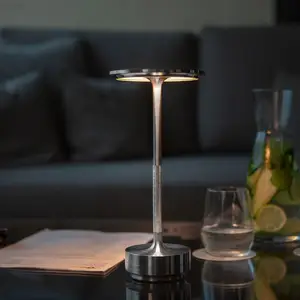 מסעדה בר מנורת אווירת רטרו אירופאי פשוט מנורת USB לילה אור מגע עמעום אלחוטי טעינה מלון מנורת שולחן