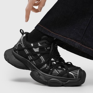 Nouvelles chaussures à semelle épaisse rehaussantes, style tendance, surface lisse, respirantes, pour le sport et le quotidien, noires, polyvalentes pour les occasions décontractées - Product Image 1