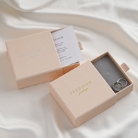 Boîte à bijoux de luxe PandaSew avec logo personnalisé, en carton et éponge, pour bracelets, colliers et autres bijoux.