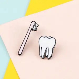 Teeth Toothbrush Brooch Cute Dental Medical Enamel Lapel Nurse Dentist Badge Emblem Pin