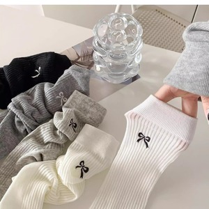 Women's Mid Calf Socks With Bow Breathable Slouch Style Solid Color Polyester Fiber Sweat Absorbing Casual Socks - Product Image 2
