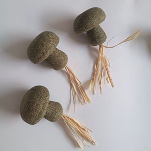 Juguete de hierba gatera Natural de gran venta, juguetes para masticar gatos de seguridad en múltiples formas, juguete interactivo para gatos Silvervine Matatabi con pluma de rafia - Product Image 3