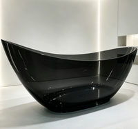 Baignoire transparente en forme de croissant, idéale comme baignoire de trempage pour adultes dans les hôtels de luxe