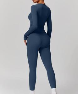 Женский спортивный комплект из 2 предметов - Product Image 3