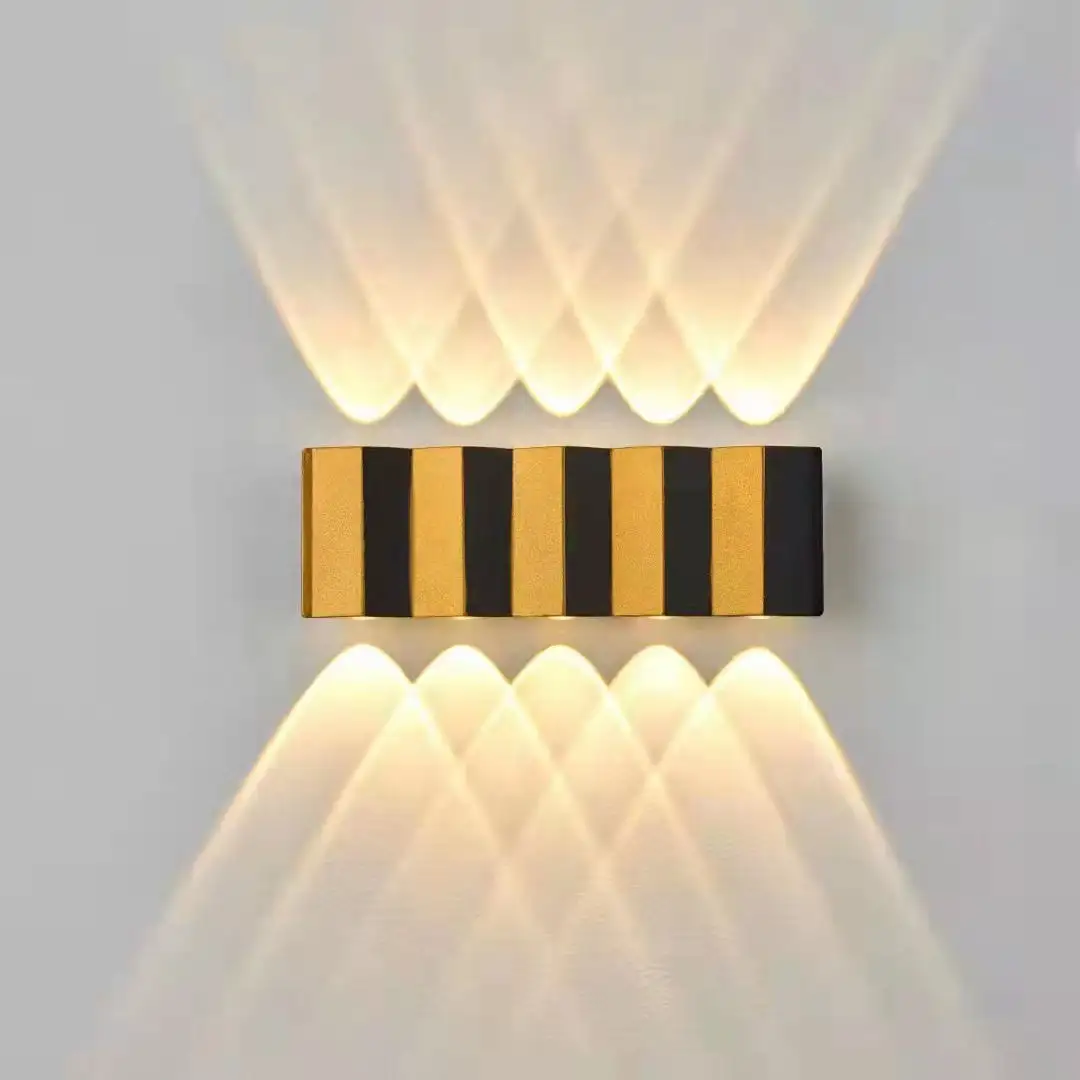 جديد للماء الخارجي قطعة عصرية تُعلق على الحائط مصباح LED إضاءة جدارية خارجية الشمعدان قوس جدار أضواء للمنزل أضواء لدرجات السلم