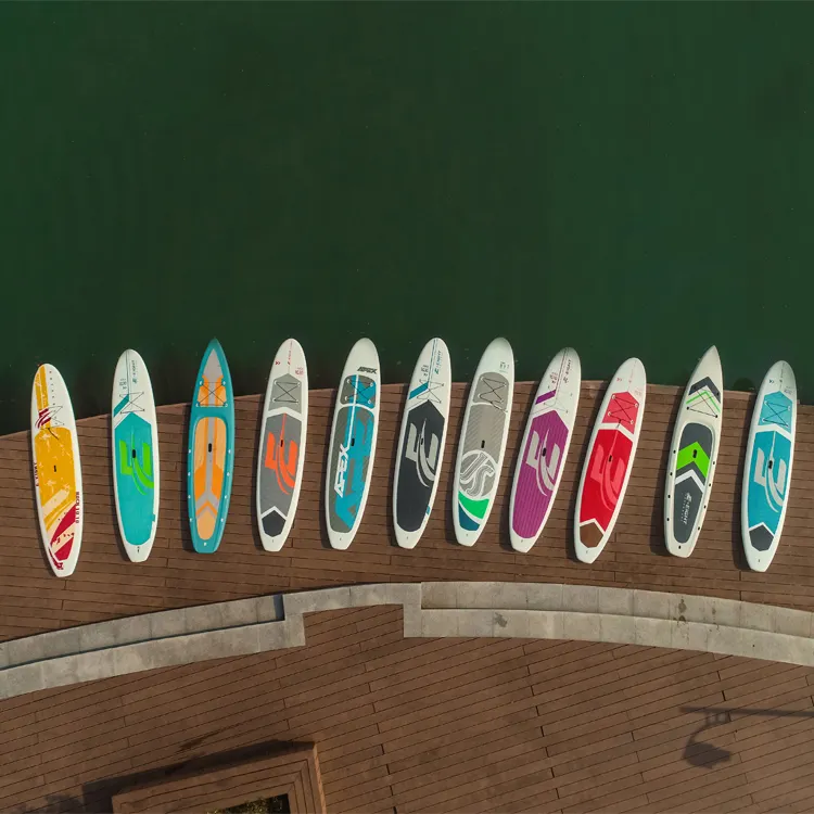 2022 yeni tasarım OEM ODM ayakta kullanılan kürek kurulu köpük çekirdek dayanıklı SUP sörf tahtası sert plastik Premium sörf tahtası