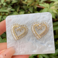 Boucles d'oreilles pendantes en cuivre zircon plaqué or 18 carats, 1 paire élégante style vintage dame géométrique en forme de coeur incrusté
