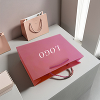 Sacs en papier de luxe roses pour bijoux, perruques et cosmétiques, sacs cadeaux personnalisés pour boutiques de détail pour filles avec logo