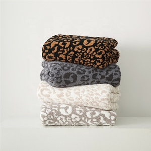 Couvertures tricotées délicates à imprimé léopard en microfibre, douces et chaudes pour l'hiver - Product Image 1