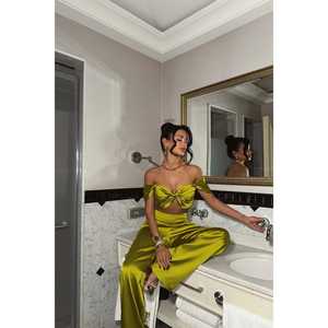 Conjunto de Traje de Pantalón Verde Oliva para Mujer - Product Image 4