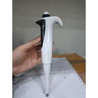 Pipette électronique en plastique la plus vendue avec volumes réglables, pipette numérique électronique automatique, micropipette pour laboratoire