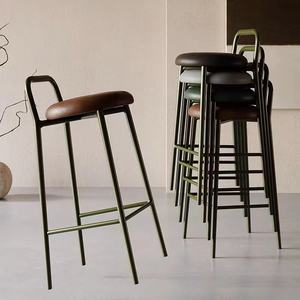 Sgabello da <span class=keywords><strong>Bar</strong></span> Moderno di Lusso in <span class=keywords><strong>Legno</strong></span> Massello <span class=keywords><strong>e</strong></span> <span class=keywords><strong>Ferro</strong></span> Battuto con Schienale in Pelle Sgabello Alto per Cucina Sala da Pranzo <span class=keywords><strong>e</strong></span> <span class=keywords><strong>Bar</strong></span> - Product Image 3