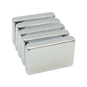 Aimants en néodyme Neocube 5 mm plaqués or N42 5 mm x 5 mm x 5 mm - Product Image 2