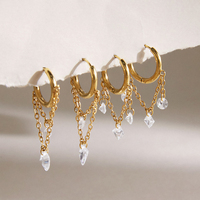 Boucles d'oreilles créoles J&D Jewelry en acier inoxydable plaqué or 18 carats, étanches, avec chaîne superposée, pompon et zircone blanche en forme de cœur