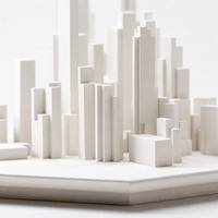 Op maat gemaakte witte stadsgezicht pixel hangende installatie houten frame blauwe beeld OEM productie service voor hotel lobby project