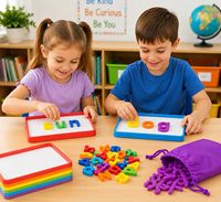 Plateaux d'activités éducatifs et amusants OEM pour enfants, 66 pièces de lettres et chiffres translucides sur plateaux magnétiques