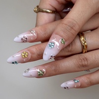 Kuku Palsu Mini Bunga Bergradasi Pink Nude dengan Kristal Warna-warni, Akrilik Buatan Tangan Bentuk Almond, Ujung Prancis