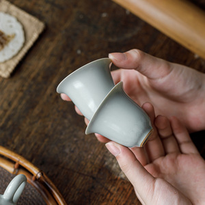 Guanlan Ru Kiln Small <b>Teacup</b> Sky Blue Porcelain Tasting Cup Individual Master Cup Ceramic Tea Bowl Household Use - Product Image 1