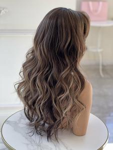 Luxe Top européen cheveux humains sans couture dentelle haut juif perruque <span class=keywords><strong>brune</strong></span> avec point culminant brun clair HD dentelle avant perruque pour les femmes - Product Image 4