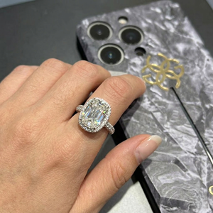 Anillo de Diamantes de Platino de Estilo Clásico con Artesanía Refinada y Brillo Duradero, Ideal para Novias, Joyería de Boda - Product Image 1