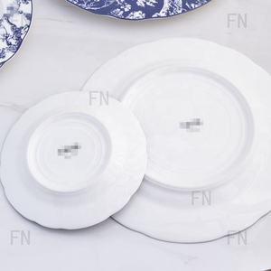 Service de vaisselle en porcelaine fine Série Jungle, ensemble de 4 pièces : assiette à steak, assiette à dim sum - Product Image 4