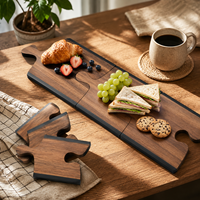 Nouveau plateau à fromage en bois d'acacia avec logo arbre de Noël et ensemble de couteaux, plateau de charcuterie en bois pour les fêtes, cadeau de fête