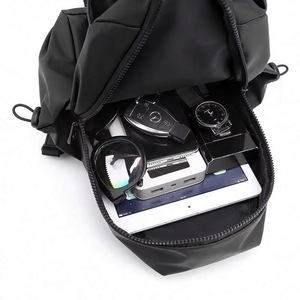 Échantillon gratuit : sac de poitrine pour homme en tissu imperméable et doux au toucher, de haute qualité, pour la vie quotidienne, les promenades en plein air, avec bandoulière. - Product Image 5