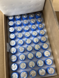 Cellules au lithium de haute qualité C40 3.2V 20Ah Lifepo4, cellules cylindriques rechargeables pour véhicules électriques - Product Image 1