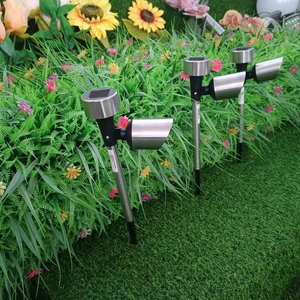 ไฟสปอตไลท์ LED พลังงานแสงอาทิตย์ Weiyu สำหรับสนามหญ้ากลางแจ้ง กันน้ำ เหมาะสำหรับสวน ลานบ้าน ระเบียง และไฟตกแต่งภูมิทัศน์ - Product Image 2