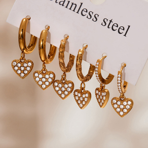 Pendientes YF8169 con Colgante <span class=keywords><strong>de</strong></span> Flores Caladas, Llenos <span class=keywords><strong>de</strong></span> <span class=keywords><strong>Diamantes</strong></span>, Corazón <span class=keywords><strong>de</strong></span> Durazno, Chapados en <span class=keywords><strong>Oro</strong></span> <span class=keywords><strong>de</strong></span> 18K, Acero Inoxidable Resistente al Agua - Product Image 2