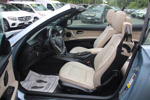 ขายส่ง รถยนต์มือสอง BMW ซีรีส์ 3 รุ่น 335i ปี 2013 เปิดประทุน 2 ประตู ภายในเบาะหนังสีอ่อน เครื่องยนต์เบนซิน/ขับเคลื่อนสี่ล้อ/8 ลิตร ขับเคลื่อนล้อหลัง กล้องมองหลังด้านซ้าย - Product Image 4