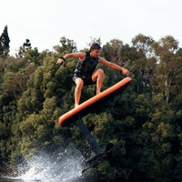 Kit complet de planche de surf électrique hydrofoil 8000W avec moteur sans balais et pont en fibre de carbone pour les sports nautiques d'aventure en plein air