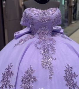 Vestido <span class=keywords><strong>de</strong></span> XV Mumuleo Metálico con Hombros Descubiertos Color Lavanda, Éxito <span class=keywords><strong>de</strong></span> Ventas 2024 - Product Image 3