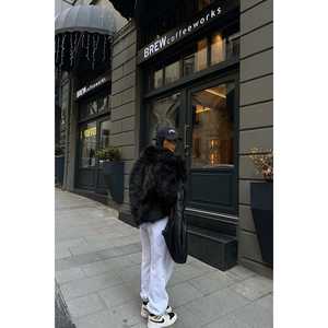 Manteau long en fourrure EVA noir avec décoration vintage, trench-coat slim grande taille Poni - Product Image 1