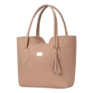 Sac fourre-tout décontracté pour femme Fana Kailila en cuir avec motif carré, doublure et pompon décoratif pour usage quotidien - Product Image 1