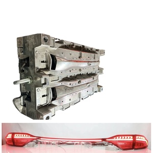 Lente de luz de freno de alta posición para vehículos de nueva energía 2K, molde de inyección de plástico y acero de AOKEMACHINERY para OEM y posventa - Product Image 1