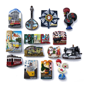 Imán de nevera de resina con diseño de pez gallo y corcho, recuerdo turístico de Portugal, Lissabón, autobús y tranvía, Porto - Product Image 2